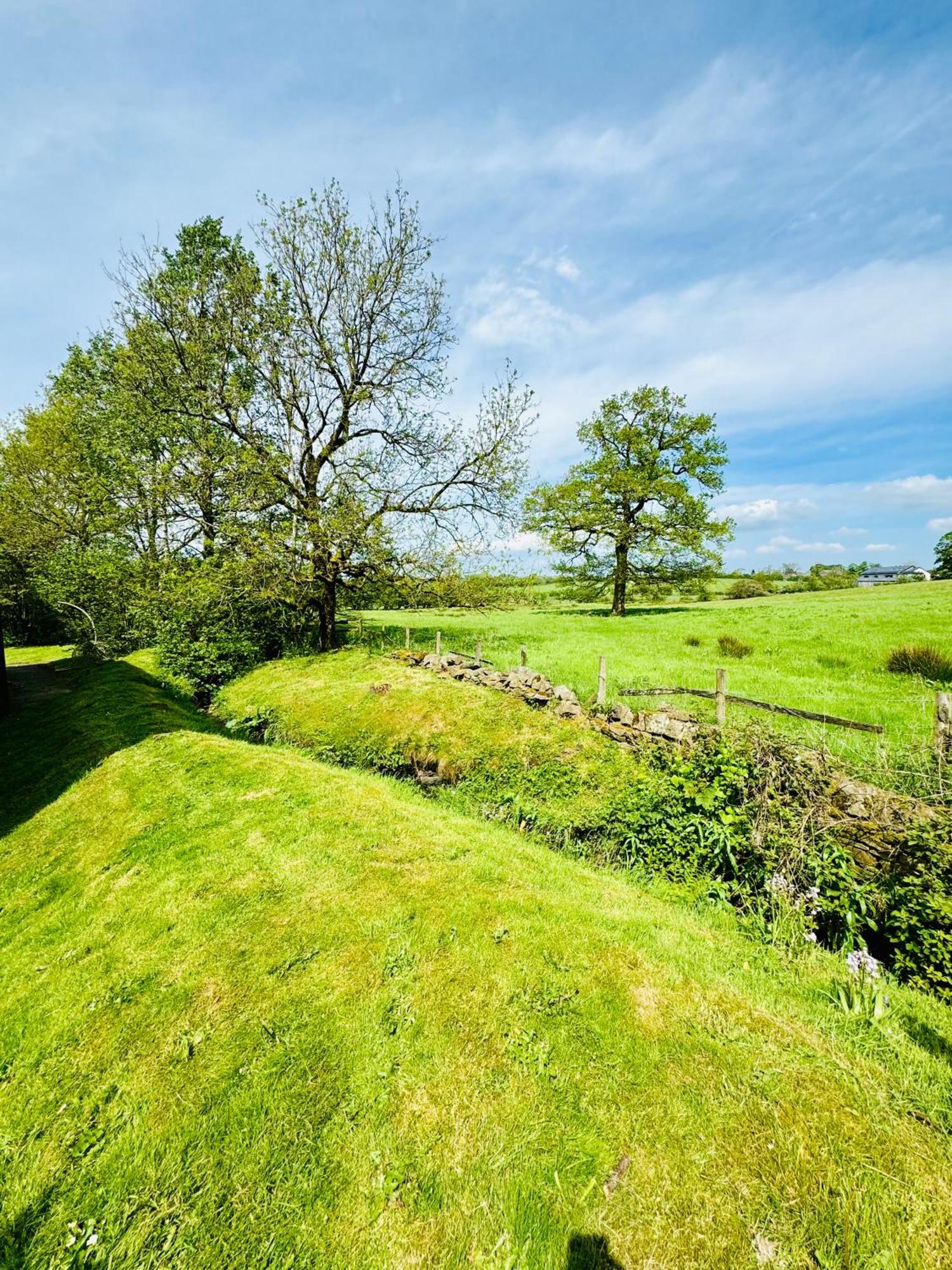 The Old Stone Trough Country Hotel Kelbrook 외부 사진