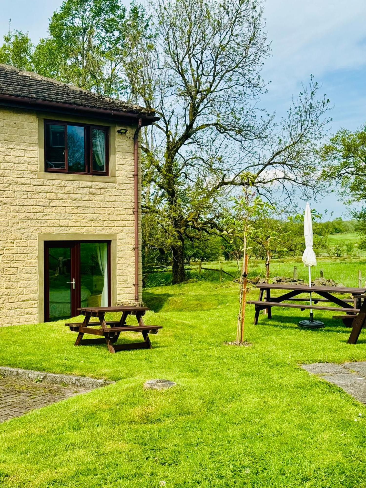 The Old Stone Trough Country Hotel Kelbrook 외부 사진